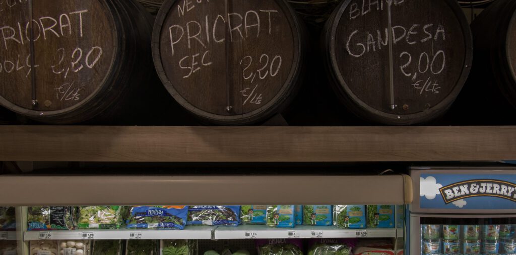 Barricas de vino Priorat negre sec en De tot al Born